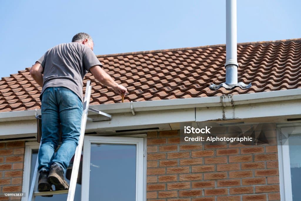 Pose & Réparation Gouttières – Couvreur Val-d'Oise